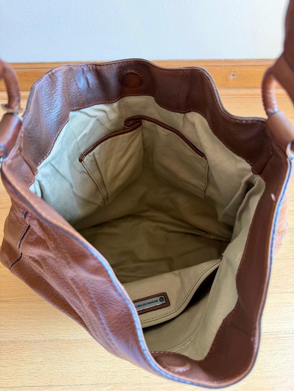 Banana Republic - Brown Pebbled Leather Shoulder/Hobo Bag, Pockets! - Picture 11 of 14